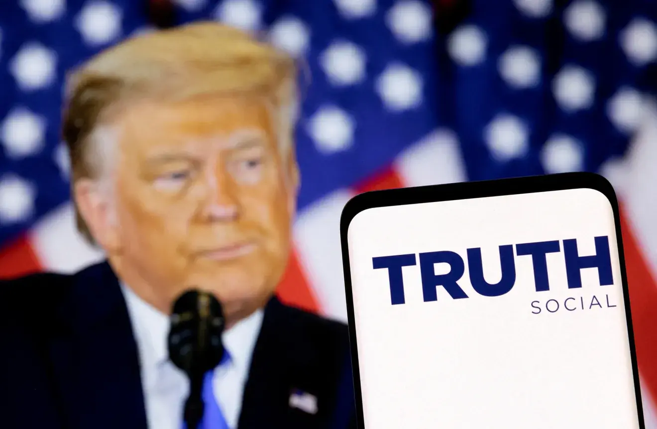 83418152007 20250417 T 195942 Z 1094393638 Rc 2 Hos 9 Ju 8 Vp Rtrmadp 3 Trumpmediashortpositionsec
