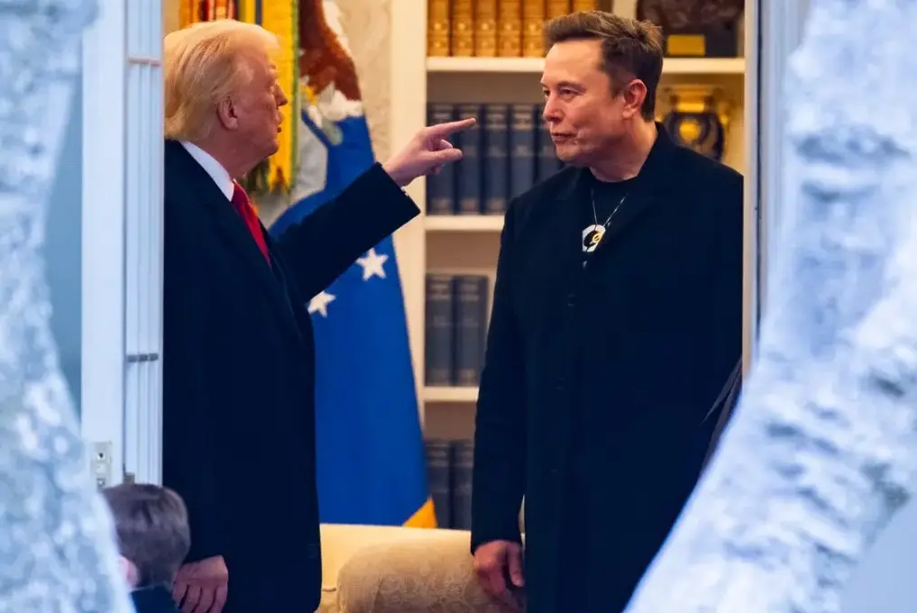 Musk Turmp 04
