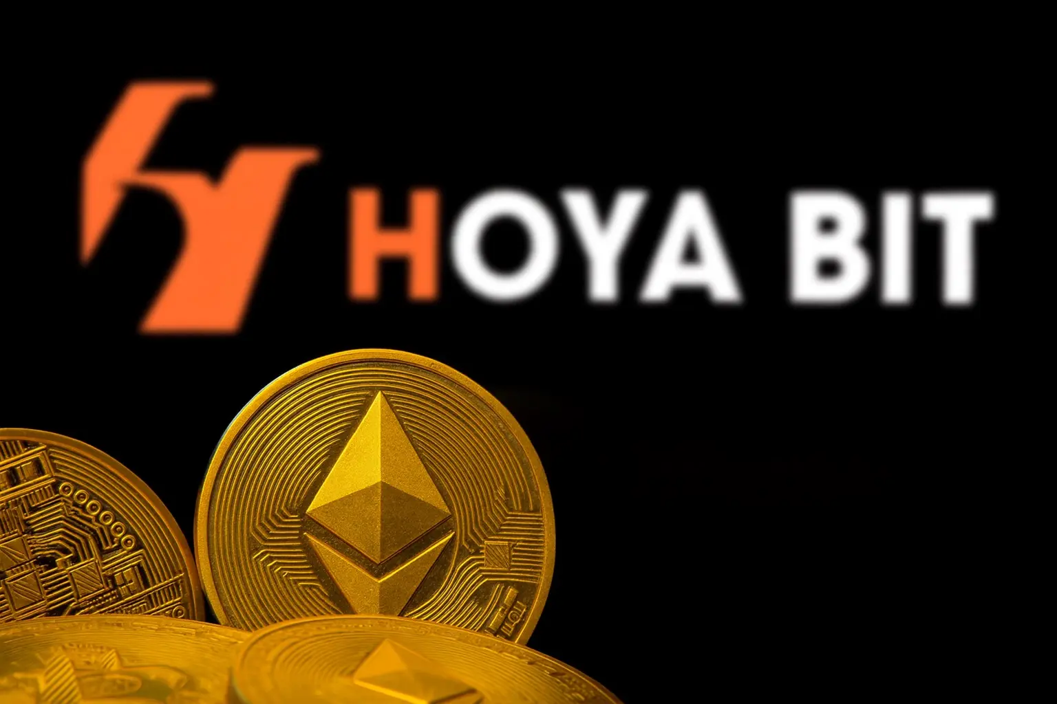 新聞圖說一：以太幣直衝 4200 美元，hoya Bit 交易所宣布直接送出一顆，為以太幣「一飛沖天」乾杯！