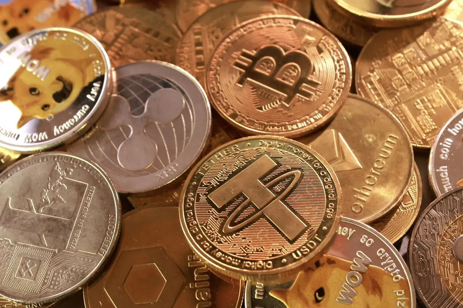 2025 加密 VC 錢往哪流?拆解 6700+ 輪融資動向