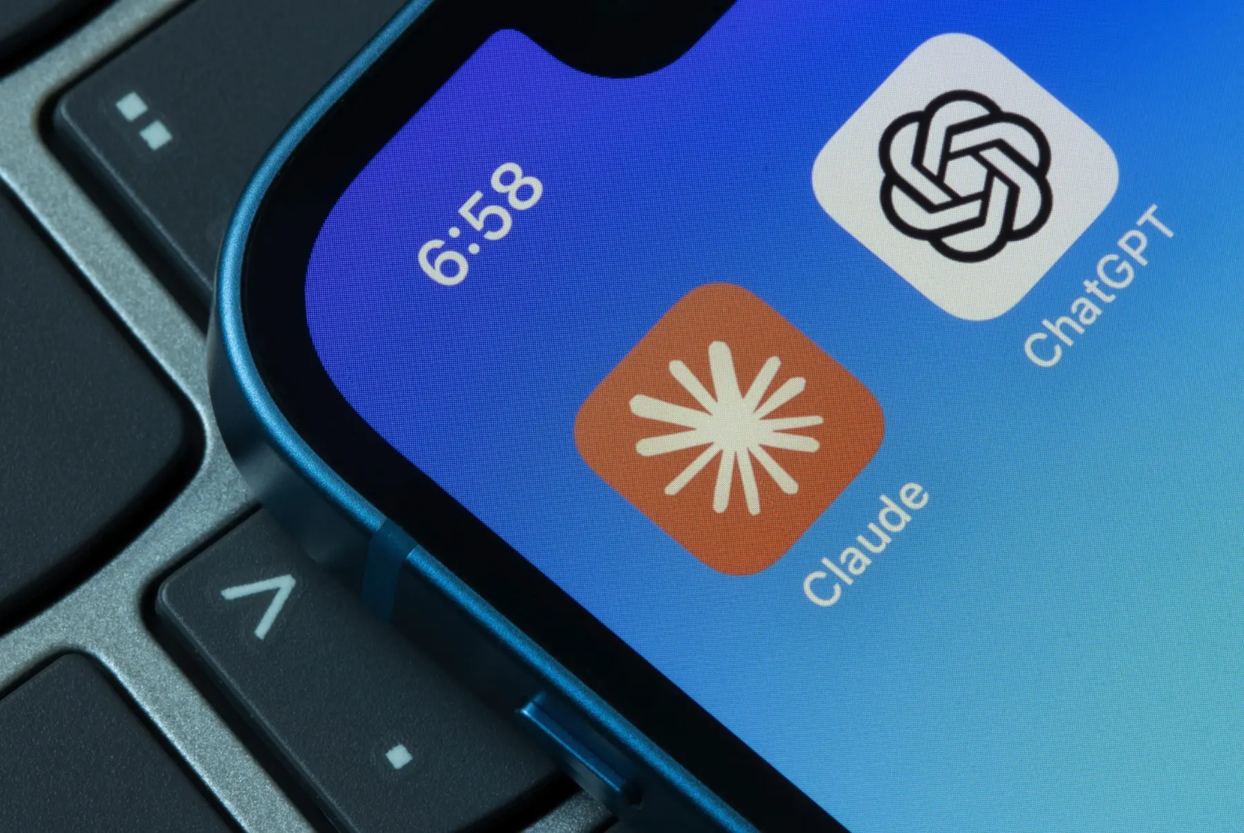 2026 AI 訂閱終極答案：ChatGPT vs Claude，我都要！