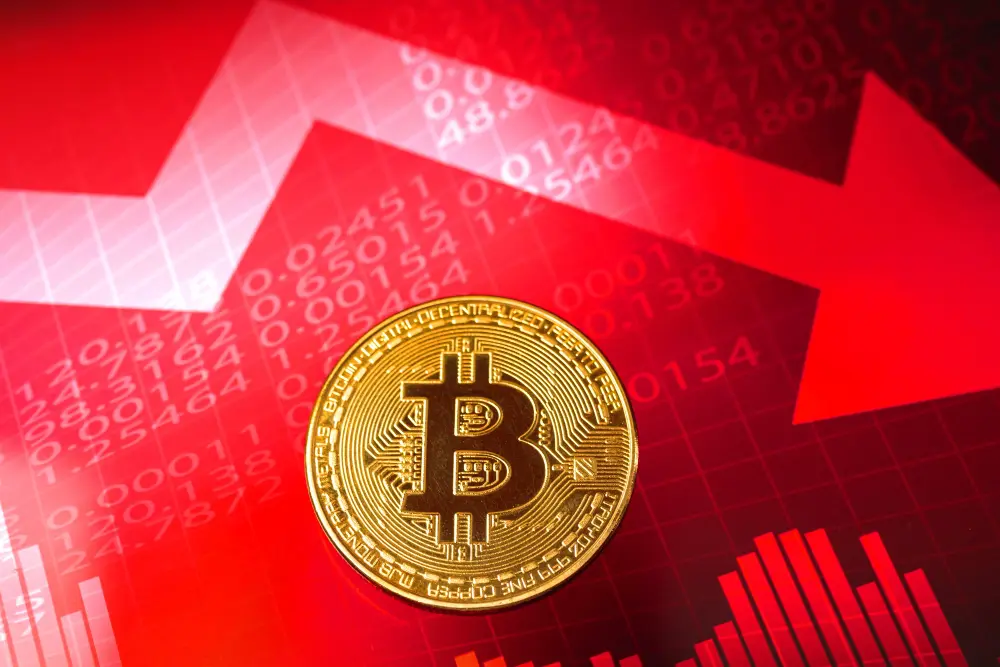 ETF 單月流失 40 億美元，比特幣 6 萬生死線告急