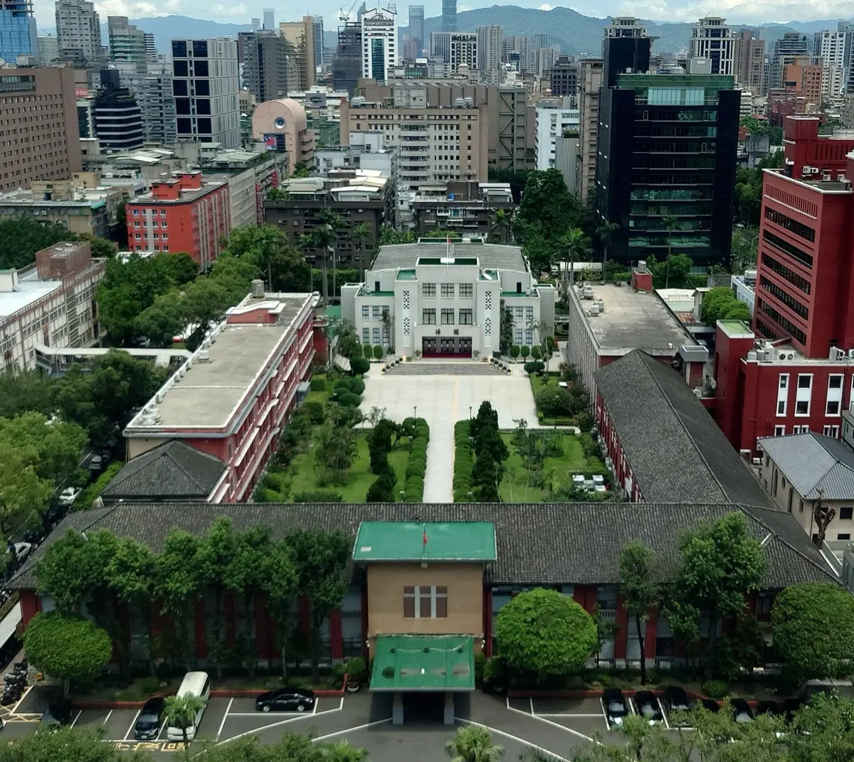 台灣立法院空拍，虛擬資產服務法已於2026年6月30日三讀通過