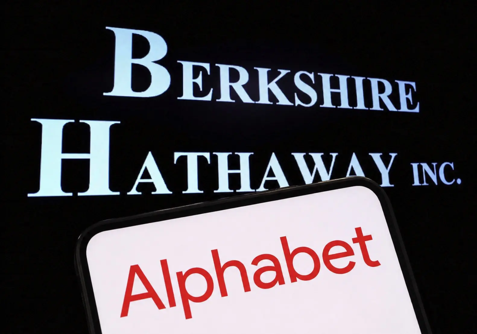 波克夏將 Alphabet 持股增加約 83%
