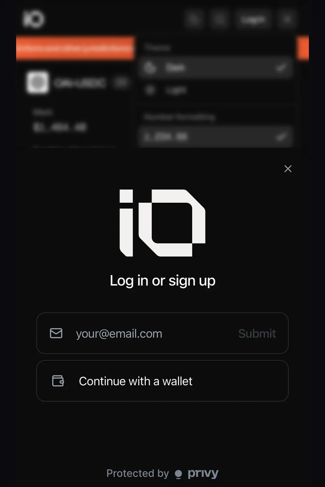Entropy 透過 Privy 登入的視窗，可用 email 或錢包註冊