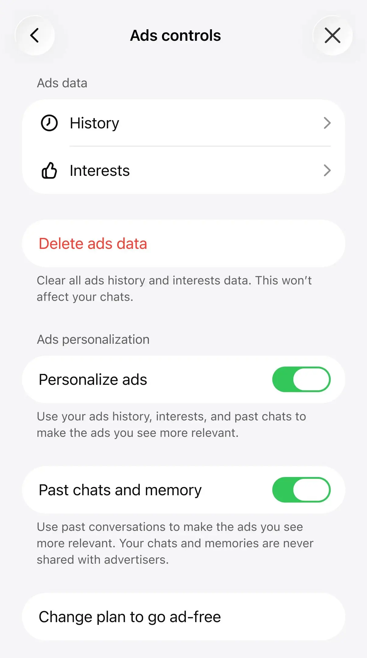 ChatGPT iOS 廣告控制選單：刪除廣告資料、個人化廣告與改用無廣告方案（來源：OpenAI Help Center）