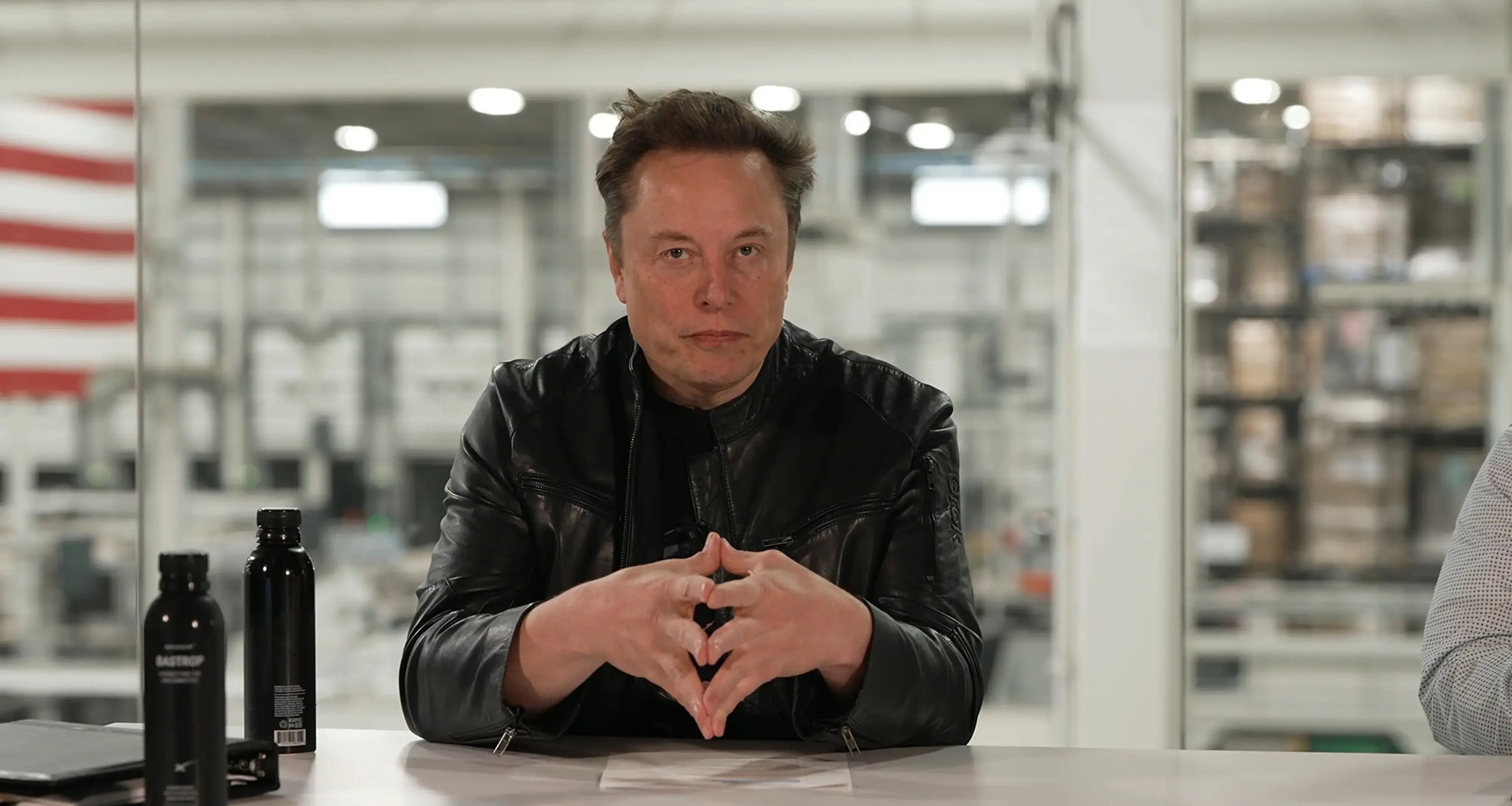 SpaceX 財報亮眼！AI 營收暴增 830%、單季轉虧為盈，馬斯克評估合併特斯拉